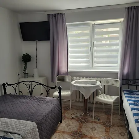 게스트하우스 Goscinne Galeon W Darlowku 다르워보