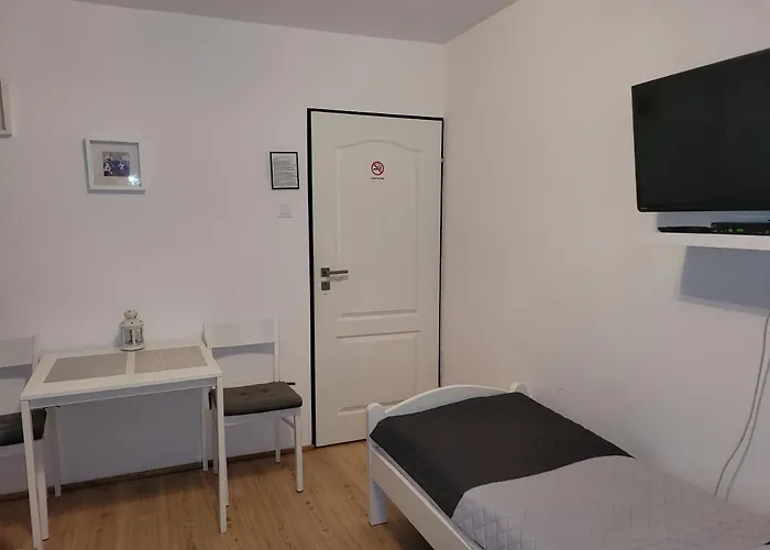 Goscinne Galeon W Darlowku 게스트하우스 다르워보