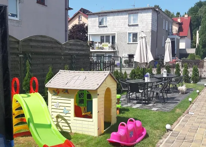 Goscinne Galeon W Darlowku 게스트하우스 3*