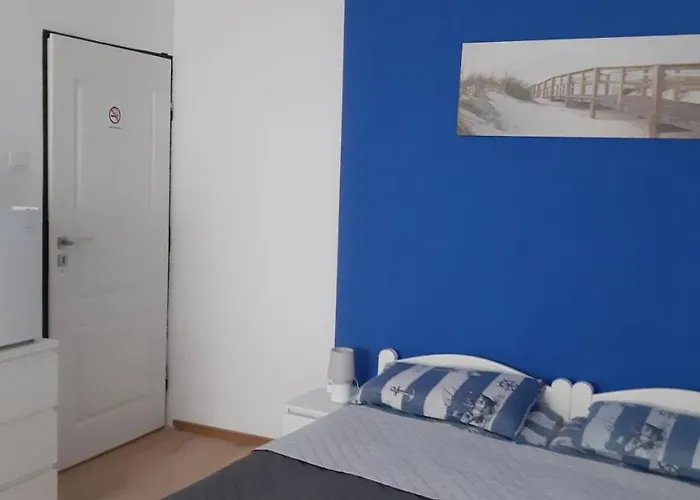 Goscinne Galeon W Darlowku 게스트하우스 3*